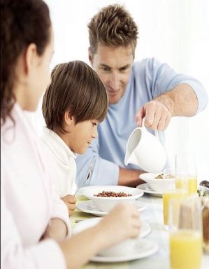 FamilyBreakfast-main_Full